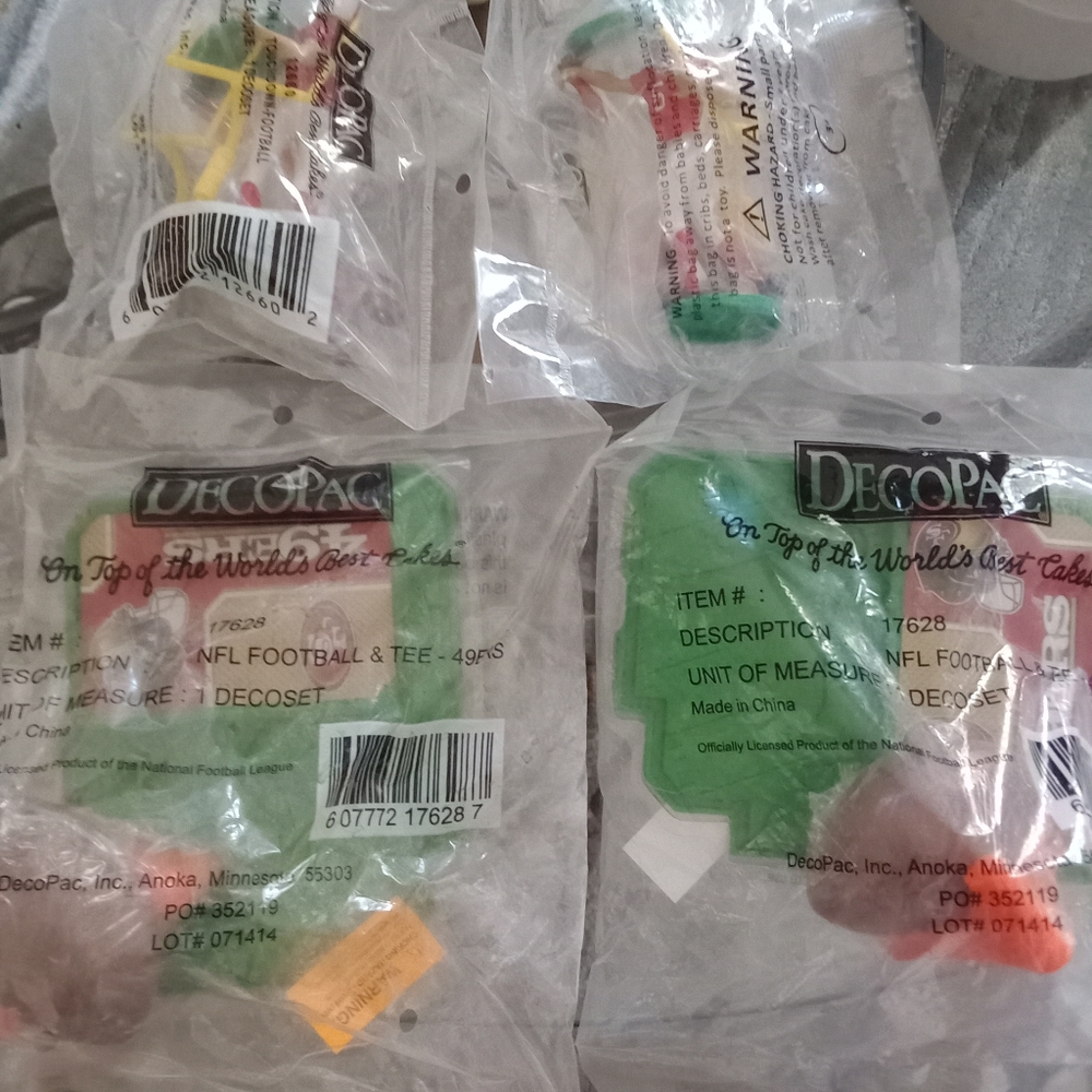 DecoPac Sealed SF 49ers Football Players Field Goal Posts Cake Toppers X4!!
